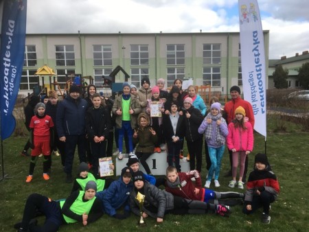 FINAŁ POWIATU BIALSKIEGO IGRZYSK DZIECI W DRUŻYNOWYCH BIEGACH PRZEŁAJOWYCH *SWORY, 04.04.2023*